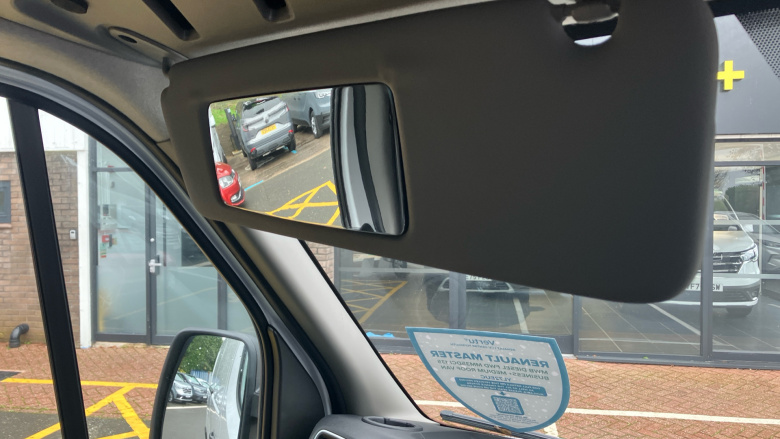 Renault Master Mwb Diesel Fwd MM35dCi 135 Business+ Medium Roof Van